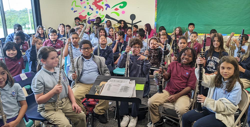 Utica Elementary Starts New Band Program