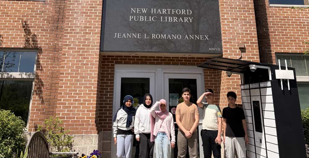 UAS ENL Students Discover the Joy of Reading